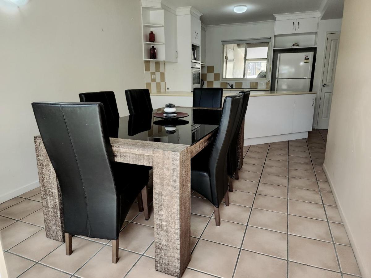 La Villa At Beach Court Airlie Beach Dış mekan fotoğraf