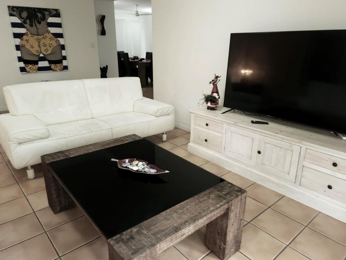 La Villa At Beach Court Airlie Beach Dış mekan fotoğraf